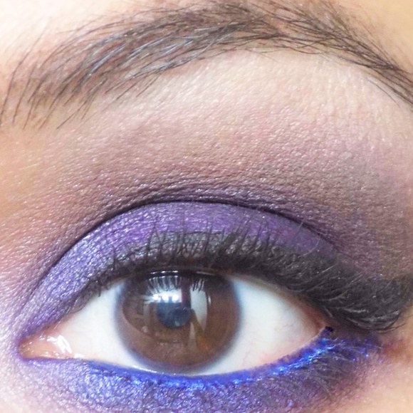 Urban Decay XX Vintage Eyeshadow in UV-B - Picture 2 of 6